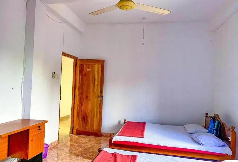 スタンダード４人部屋, Geesh Residence : Rooms In Jaffna