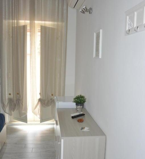 اتاق استاندارد سه تخته با بالکن, Brezza Di Mare Gaeta B&b