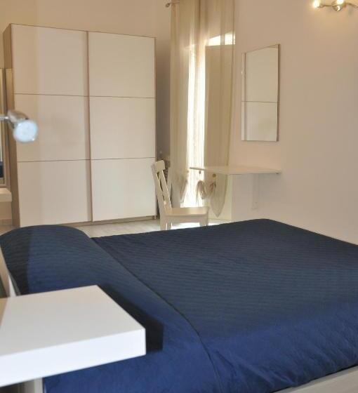 带阳台的三人标准间, Brezza Di Mare Gaeta B&b