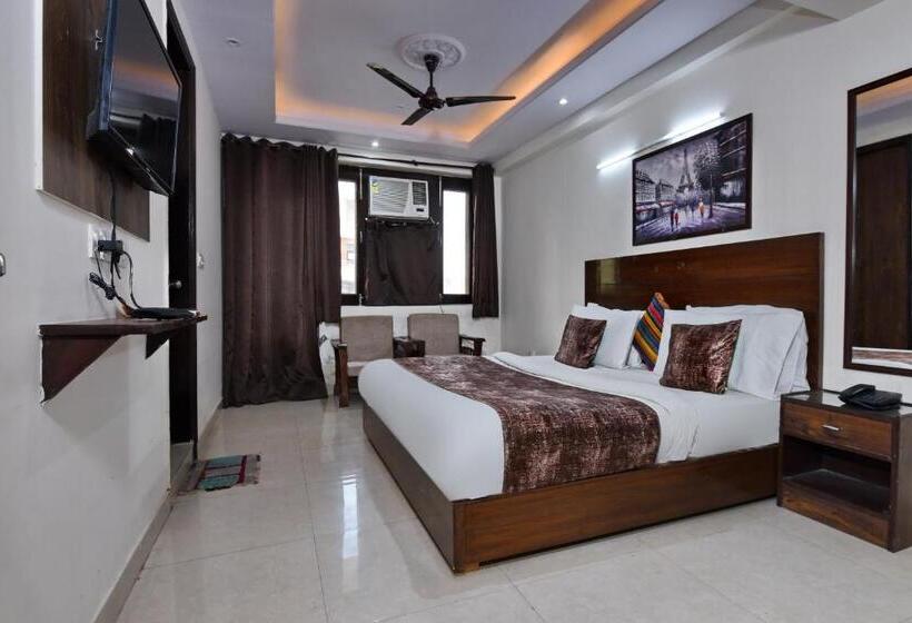 バルコニー付きデラックスルーム, Admire Inn Atta Market, Noida Sector 18