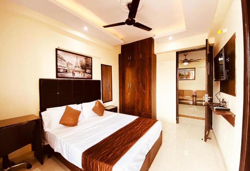 デラックスルーム, Admire Inn Atta Market, Noida Sector 18