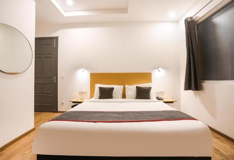 Номер Deluxe, Admire Inn Atta Market, Noida Sector 18