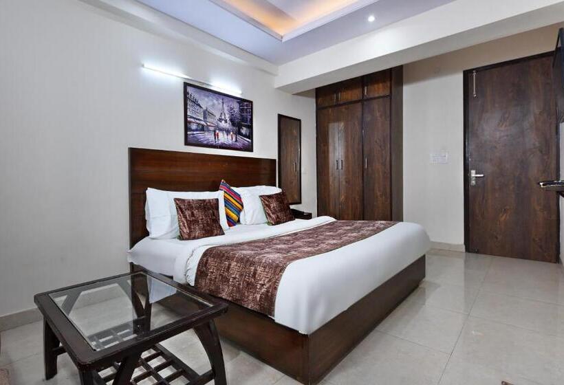 デラックスルーム, Admire Inn Atta Market, Noida Sector 18