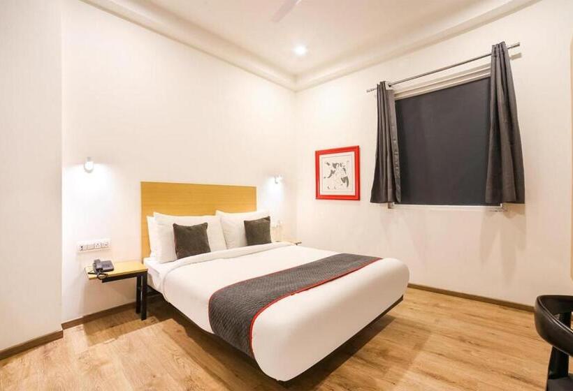 Номер Deluxe, Admire Inn Atta Market, Noida Sector 18