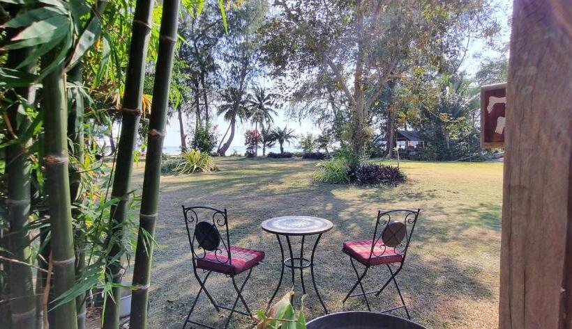 Standard Bungalow Sea View, Tk Beach Resort Koh Mak