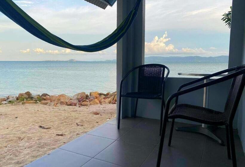 اتاق استاندارد با بالکن و چشمانداز دریا, Islandlife Bungalows