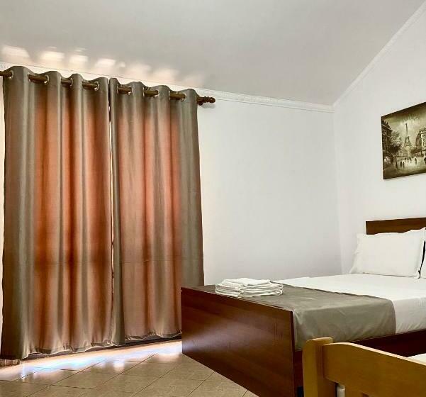 家庭间, Vila M Vera Rooms With Kitchen And Apartments