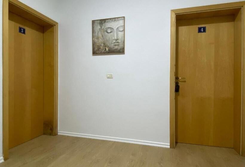 家庭间, Vila M Vera Rooms With Kitchen And Apartments