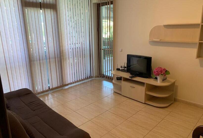 דירת שני חדרים, Arena Apart Complex