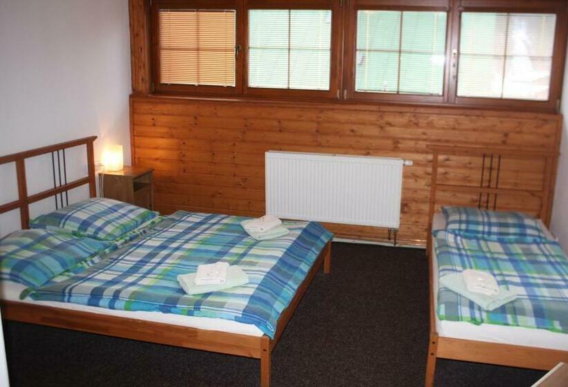 标准三人间, Penzion U Hajneho Bedricha