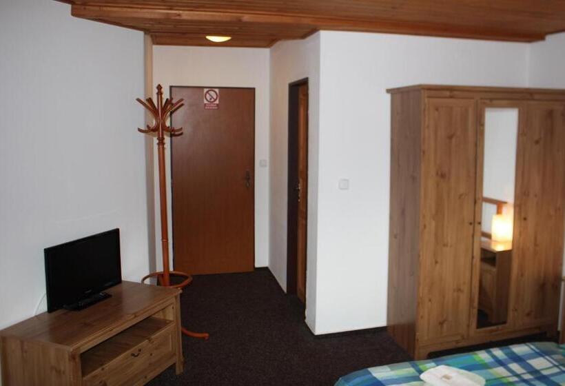 标准三人间, Penzion U Hajneho Bedricha