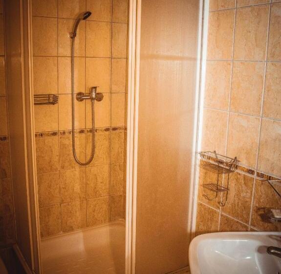 标准三人间, Penzion U Hajneho Bedricha