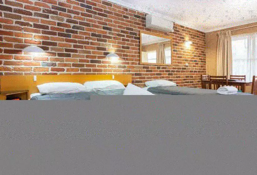 سوئیت 2 خوابه, Cedar Lodge Motel