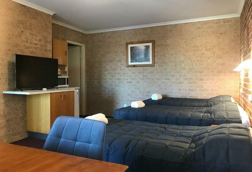 سوئیت 2 خوابه, Cedar Lodge Motel