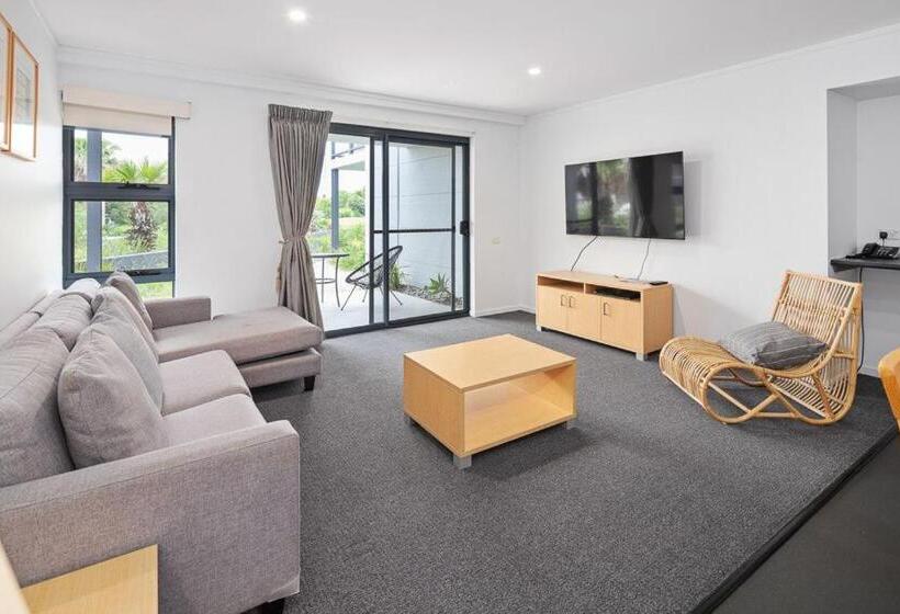 1ベッドルームアパートメント, Corrigans Cove