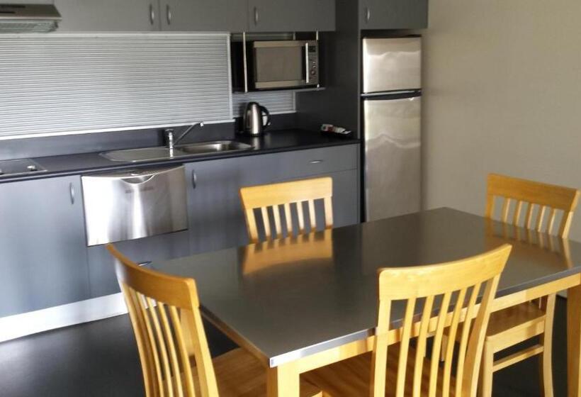 1ベッドルームアパートメント, Corrigans Cove