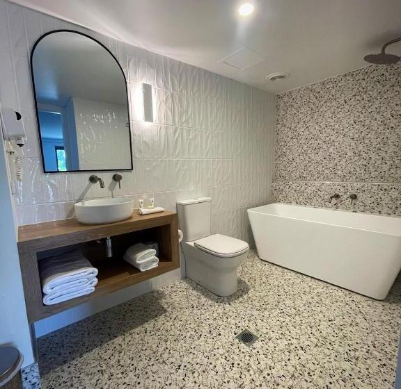 1ベッドルームアパートメント, Corrigans Cove