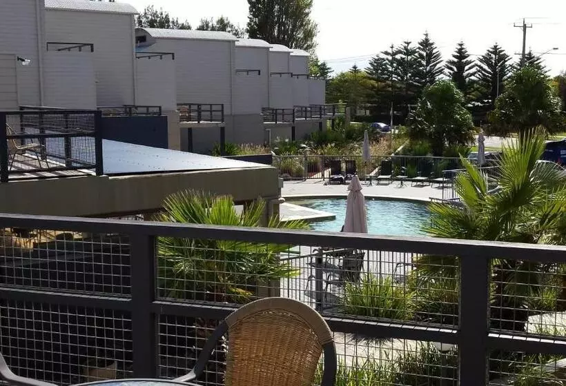 2 Bedroom Apartment Pool View, Corrigans Cove