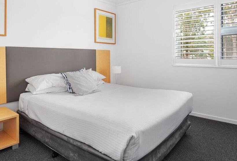 2 Bedroom Apartment with Views, Corrigans Cove