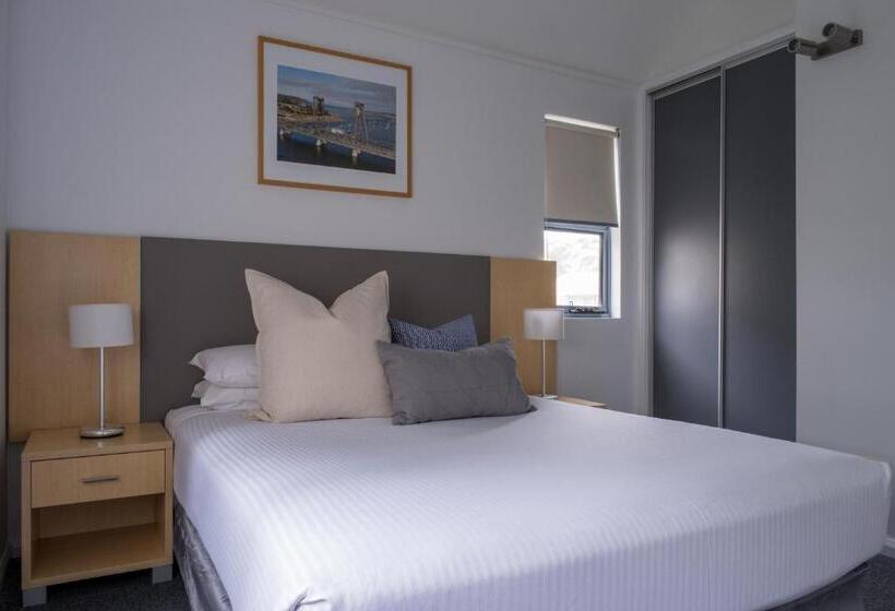 2ベッドルームデラックスアパートメント, Corrigans Cove