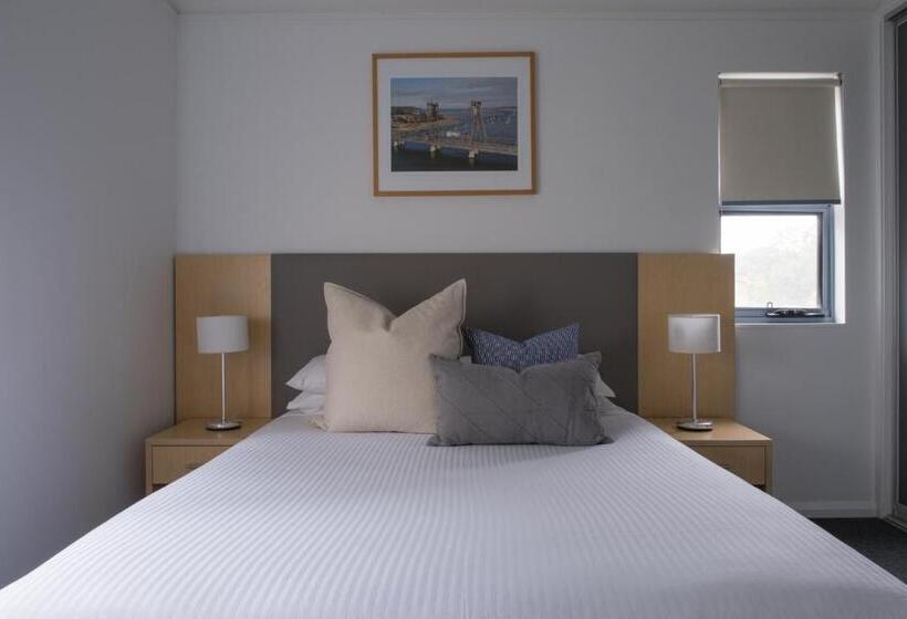 2ベッドルームデラックスアパートメント, Corrigans Cove