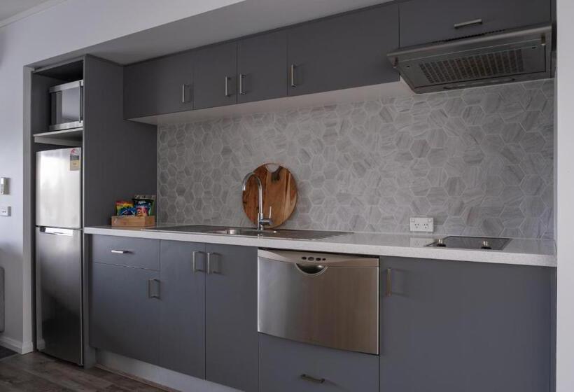 2ベッドルームデラックスアパートメント, Corrigans Cove