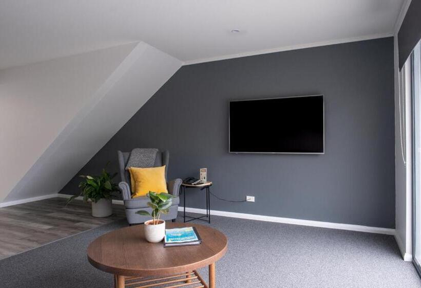 2ベッドルームデラックスアパートメント, Corrigans Cove