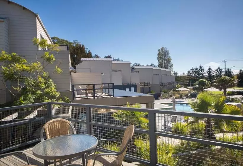 2 Bedroom Apartment Pool View, Corrigans Cove