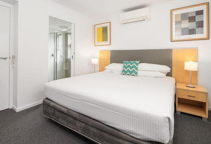2 Bedroom Apartment with Views, Corrigans Cove