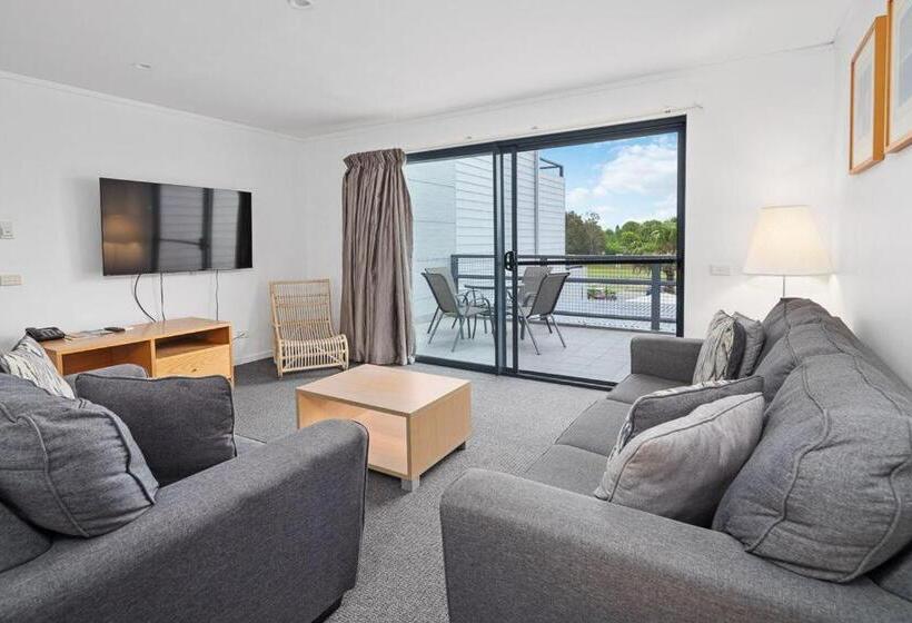 3ベッドルームアパートメント, Corrigans Cove