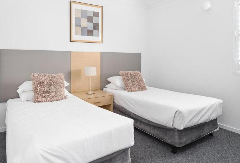 3ベッドルームアパートメント, Corrigans Cove