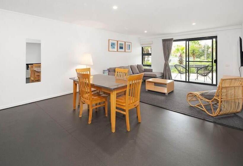 景色の見える一ベッドルームアパートメント, Corrigans Cove