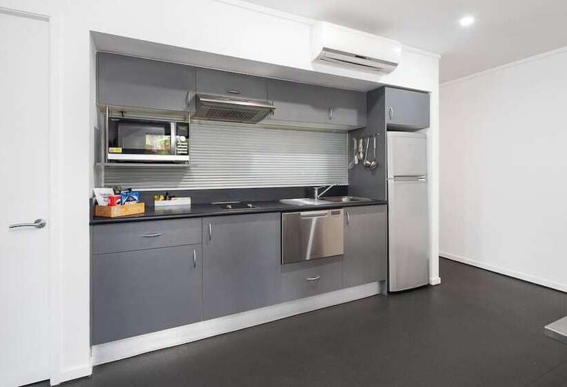 プールビューの2ベッドルームアパート, Corrigans Cove