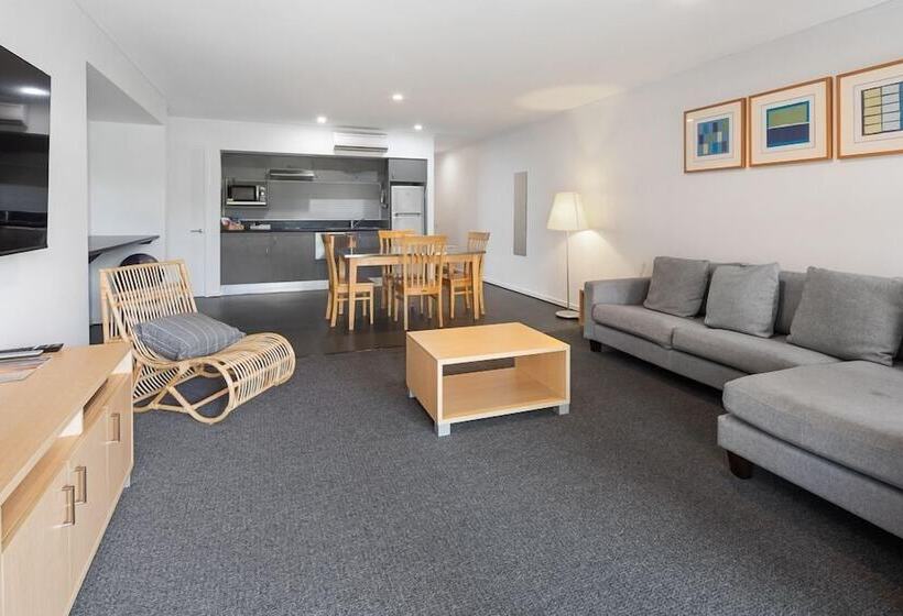 1ベッドルームアパートメント, Corrigans Cove