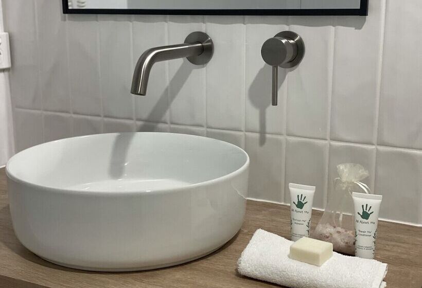 1ベッドルームアパートメント, Corrigans Cove