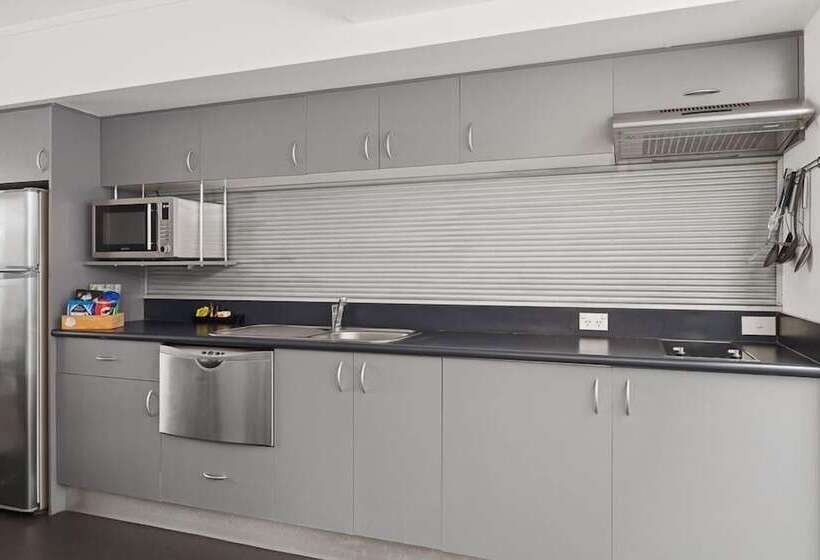 2 Bedroom Apartment with Views, Corrigans Cove