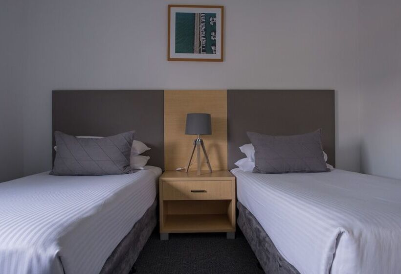 2ベッドルームデラックスアパートメント, Corrigans Cove