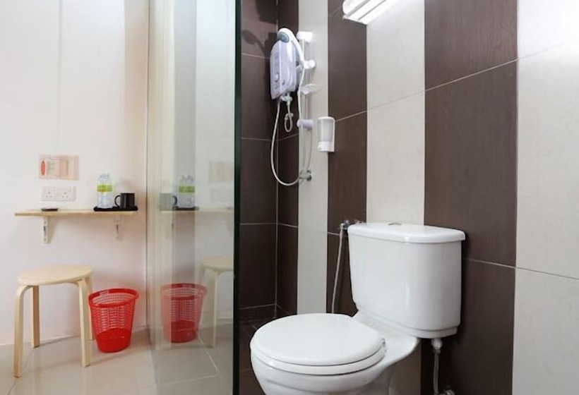 اتاق لوکس, 1 Hotel Taman Connaught