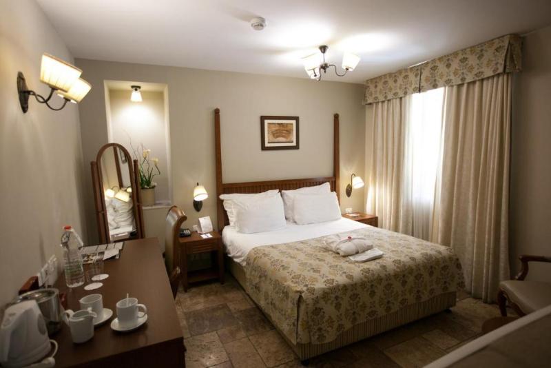 חדר סטנדרט עם מיטת קינג, 1 Hotel Taman Connaught