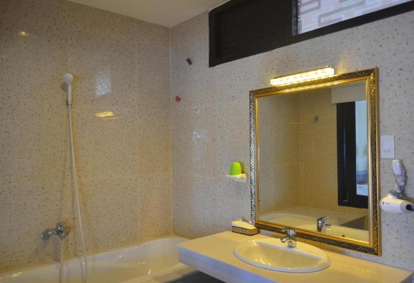 اتاق لوکس با چشم‌انداز دریا, Rang Garden Beach Side