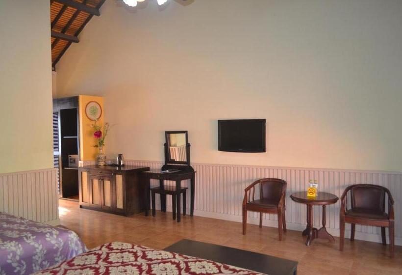 نمای استخر اتاق استاندارد چهارنفره, Rang Garden Beach Side