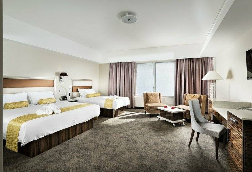 غرفة عائلية, Swan River