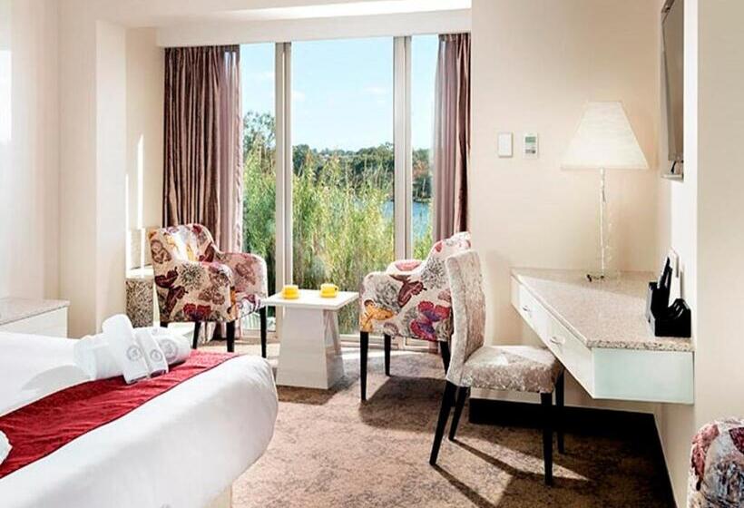 غرفة سوبيريور مطلّة علي النهر, Swan River