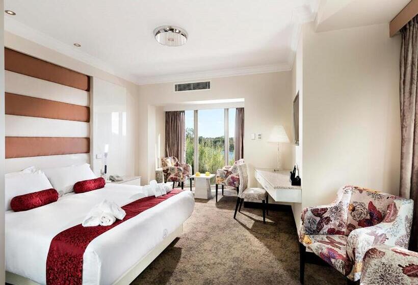 غرفة سوبيريور مطلّة علي النهر, Swan River