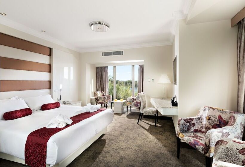 غرفة سوبيريور مطلّة علي النهر, Swan River