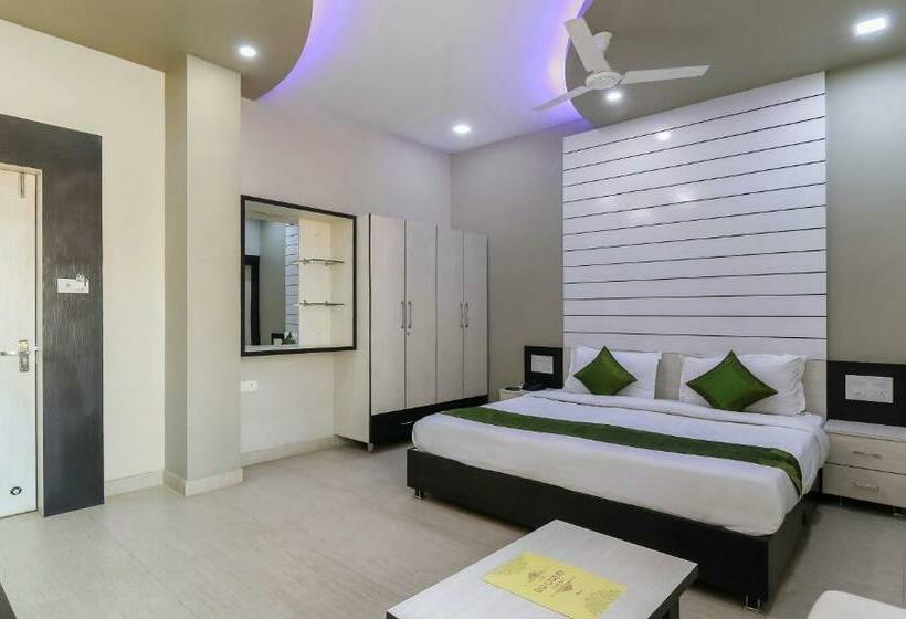 Номер Deluxe, Treebo Raj Garden, Near Pushkar Lake