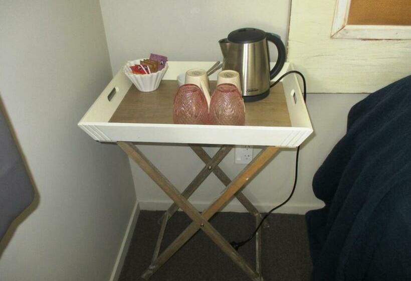 חדר סטנדרט, Fatowl Motel, Bar & Eatery