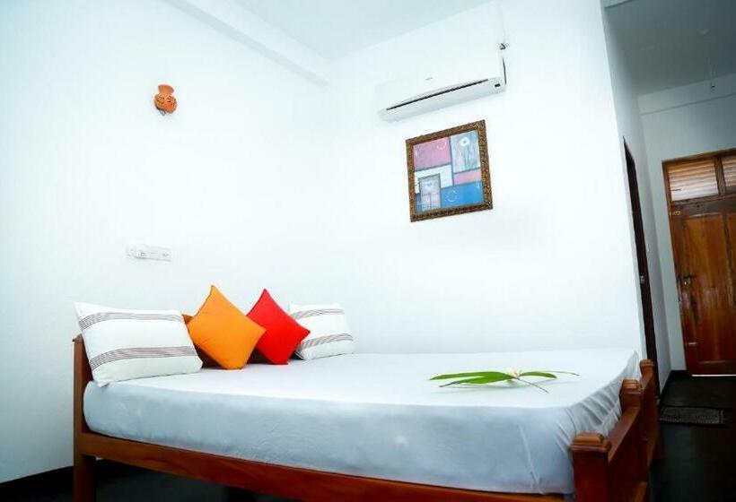 غرفة قياسية مطلّة علي البحر, Catamaran Beach Home And Restaurant