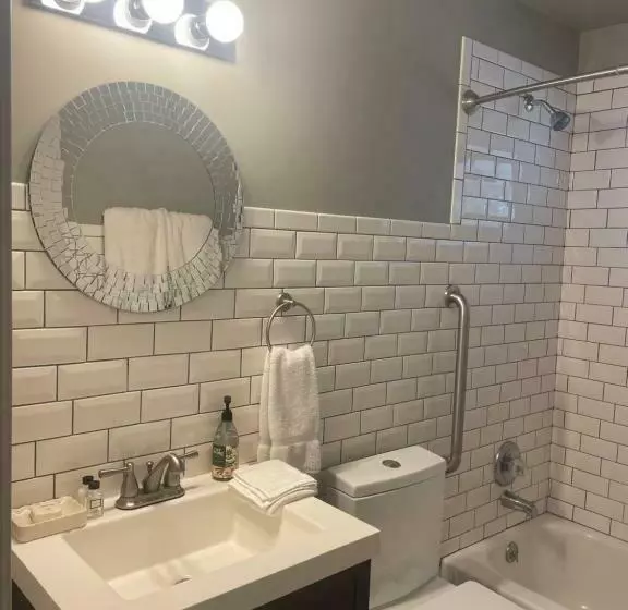 デラックススタジオ, Modern Homestead Guest House