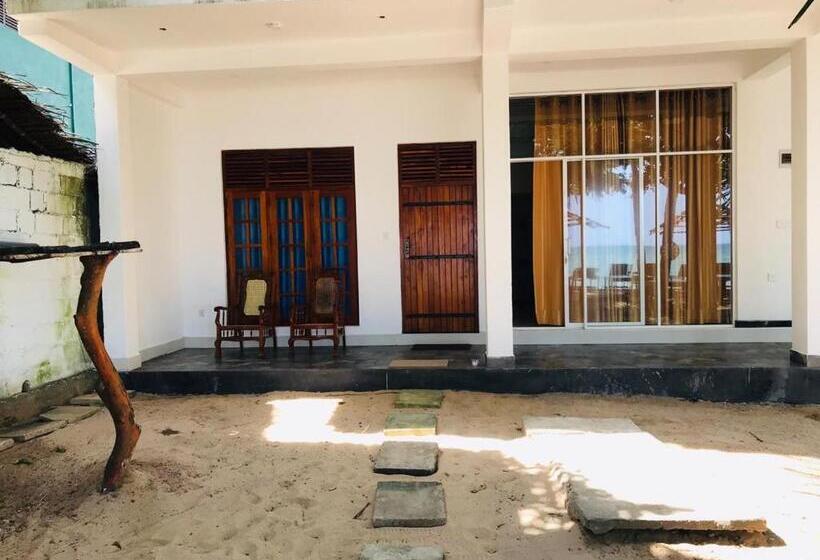 غرفة قياسية مطلّة علي البحر, Catamaran Beach Home And Restaurant